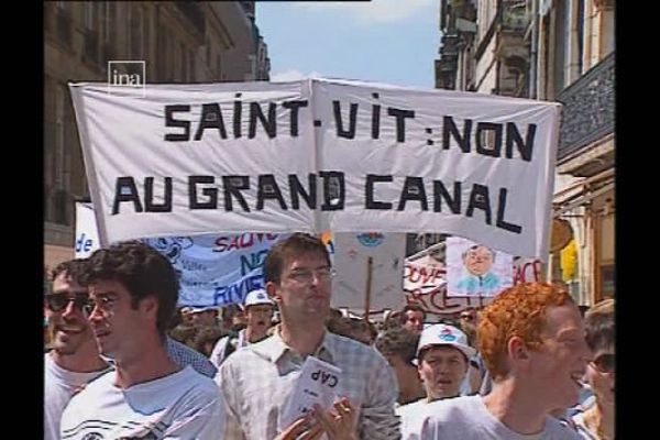 La manifestation contre le projet de Grand Canal le 10 juin 1996