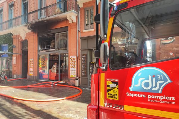 Un incendie important incendie s'est déclaré ce mercredi 31 juillet 2024 dans un restaurant situé près de la place du Capitole, à Toulouse.