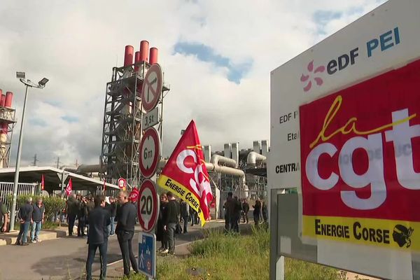 Le rassemblement s'est déroulé ce jeudi matin devant la centrale de Lucciana.