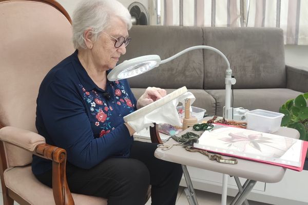 A 80 ans, Marie-Thérèse prépare le concours de Meilleur Ouvrier de France