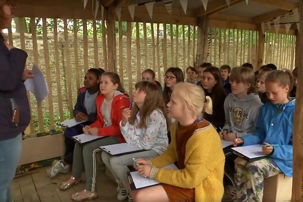 La salle de classe en plein air à Drongen