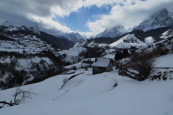 Cirque de Lescun, vallée d'Aspe, Béarn, Pyrénées Atlantiques, Aquitaine, France.
