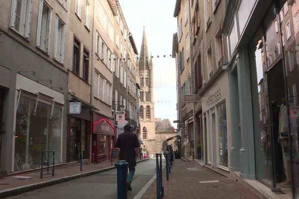 Commerces du centre-ville de Limoges en novembre 2022