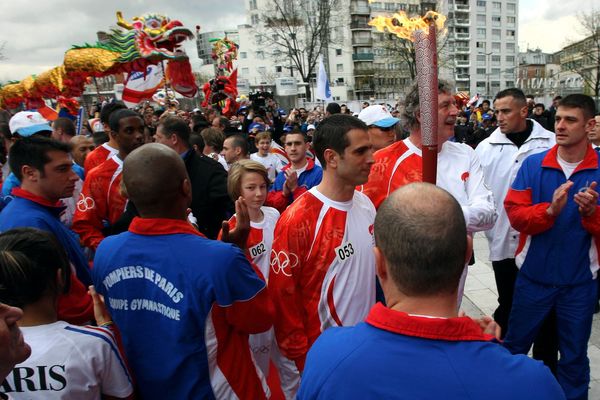 Passage de la flamme olympique à Paris. Image du 15 juin 2013