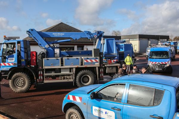 Les équipes d'Enedis sont mobilisées sur le terrain pour rétablir le courant