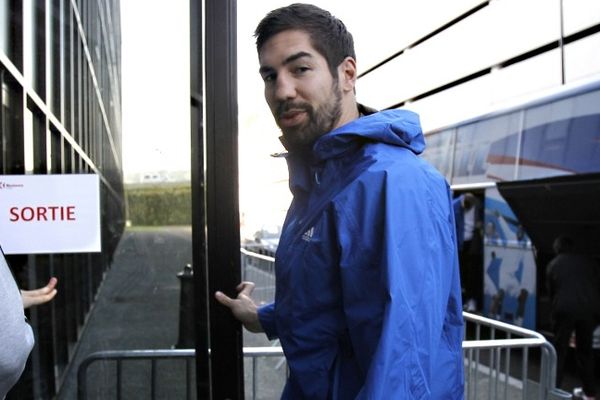 Rouen (Seine-Maritime) - arrivée de Nikola Karabatic à la Kindarena pour l'entraînement avec l'équipe de France de handball - 31 octobre 2012.