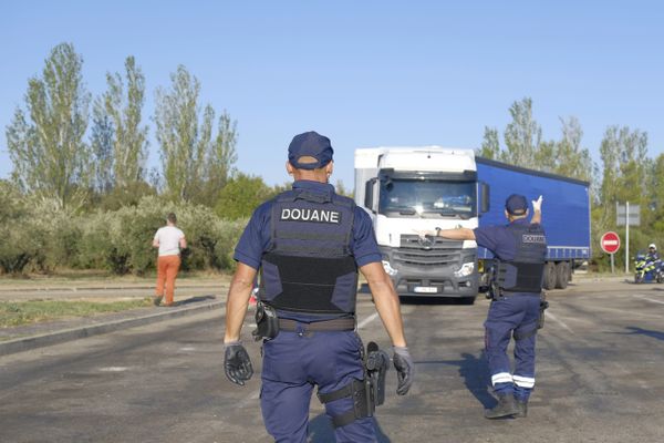 Le conducteur a été contrôlé par les services de la Douane à un péage d'autoroute