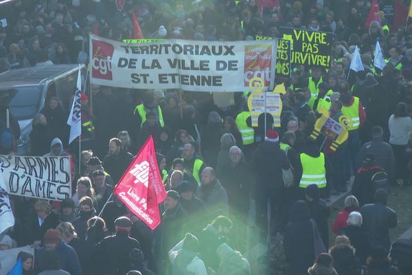 Saint-Etienne: plusieurs milliers de personnes dans la rue contre la réforme des retraites - 5/12/19