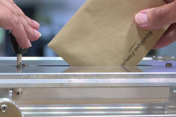 Dans les Hauts-de-France, pour ce second tour des élections législatives, la participation à midi s'élève à 16,23%.