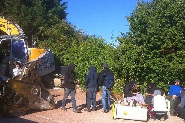 Des militants du jardin collectif des Lentillères ont mené une nouvelle action lundi 1er septembre 2014