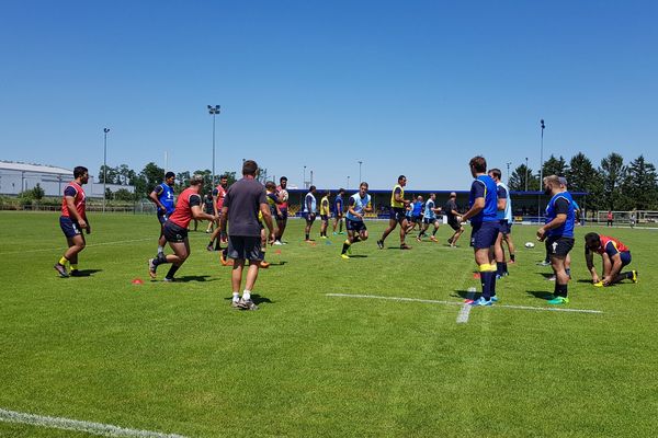 Les vacances des joueurs de l'ASM Clermont Auvergne sont terminées. Ils étaient ce 9 juillet à l'entraînement à Clermont-Ferrand.