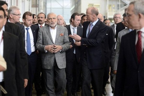 Narenda Modi, le Premier ministre indien, accompagné de Thomas Enders, le patron d'Airbus Group, samedi matin à Toulouse