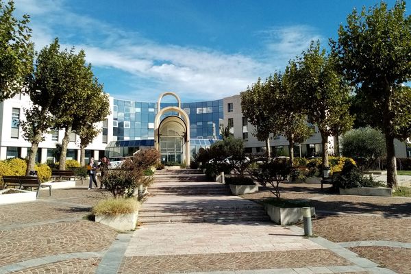 Le centre hospitalier de Béziers, dans l'Hérault.