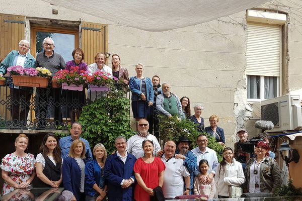 A Istres, autour d'un café provençal ... 