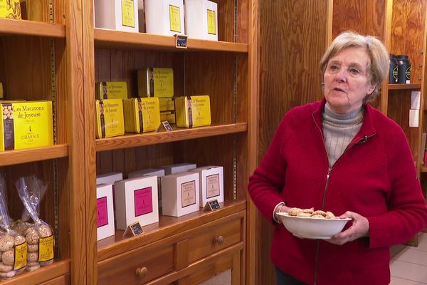 Georgette Palanque de la Maison Charaix est très fière de ses macarons