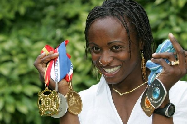 Vice-championne du monde de l'heptathlon et médaillée de bronze sur la longueur aux Mondiaux-2005 d'athlétisme d'Helsinki