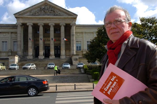 Hervé Eon, le 24 mars 2009, devant la Cour d'Appel d'Angers