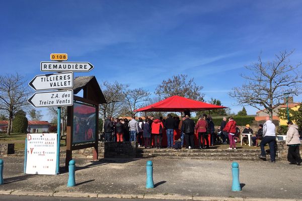 La buvette électorale de la Regrippière en Loire-Atlantique n'a pas désempli de la matinée.