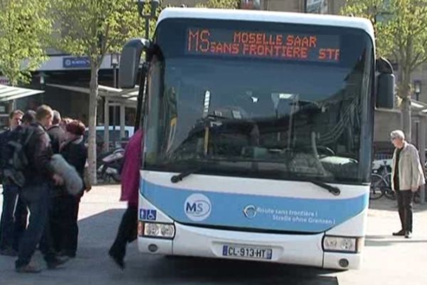 La nouvelle ligne d'autobus est inaugurée.