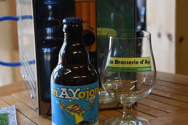 La mAYojaune est disponible dans la brasserie d'Ay-sur-Moselle jusqu'à la fin des festivités du Tour de France. 