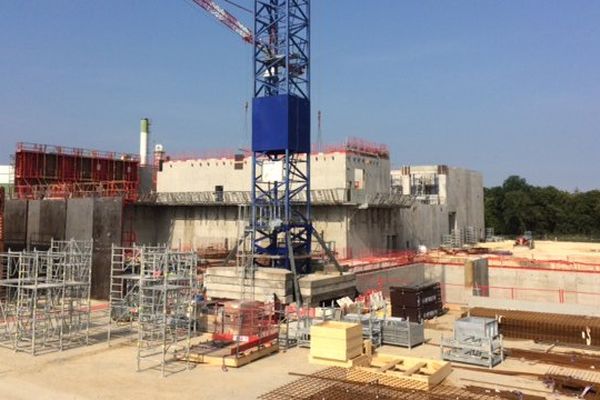 La construction de l'incinérateur a commencé à Echillais.