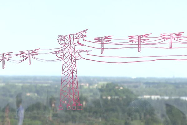 RTE, société de réseau de transport d’électricité, a choisi le tracé de sa future ligne à très haute tension. Elle doit traverser le sud du Gard, au grand dam des élus et la population.