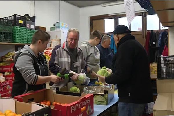 Les bénévoles des Restos à pied d'oeuvre pour ce début de la campagne d'hiver.