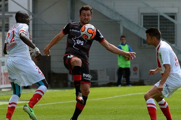  Gregory Thil a marqué 102 buts en 219 matchs avec Boulogne.