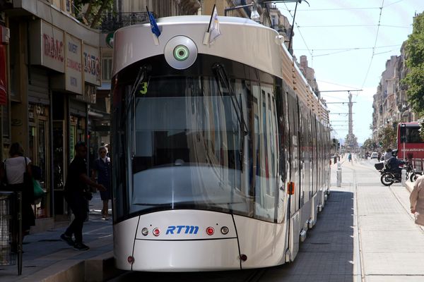 Le tramway rue de Rome à Marseille.