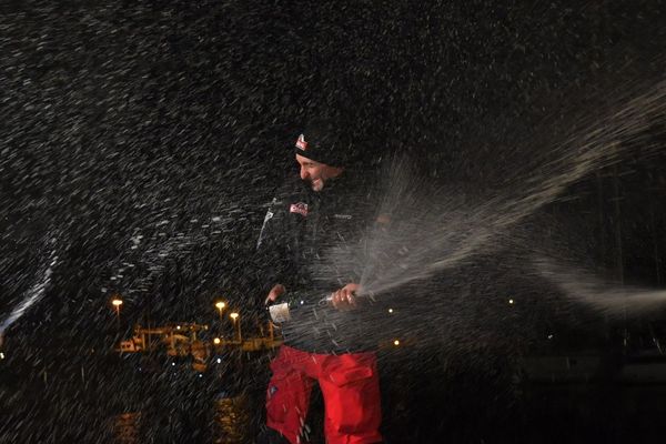 Jérémie Beyou vainqueur mardi 14 juillet de la première Vendée Arctique Les Sables d'Olonne.