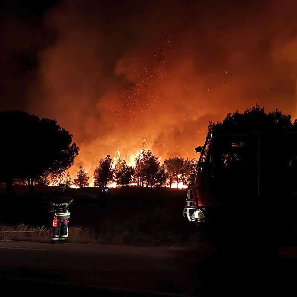 Incendie A Martigues Des Pompiers De L Herault Et Du Gard En Renfort Sur Les 5 Feux