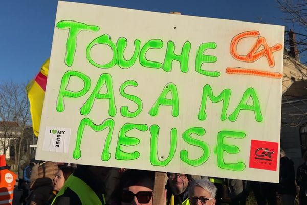 "Ces salariés expriment leur mécontentement mais surtout leur appartenance à notre département. On veut avant tout défendre notre territoire. Le Crédit agricole fait parti de l'ADN de la ruralité" Jérôme Dumont, président du département de la Meuse.