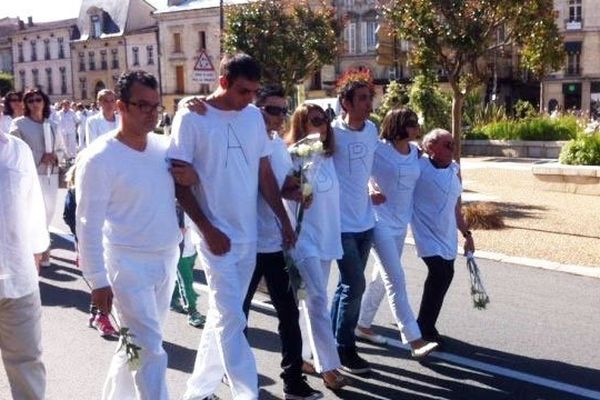 Marche blanche à Bergerac en hommage à Audrey Bonesi après le drame du Winsor.