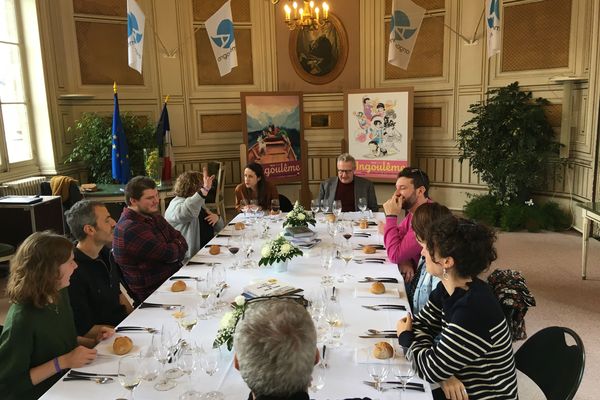 Jury de téléspectateurs lors de la délibération pour le Fauve d'Angoulême - Prix du Public France Télévisions