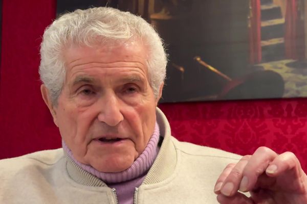 Claude Lelouch prend toujours autant de plaisir à rencontrer les spectateurs de ses films, comme ici au Touquet lors de la présentation de son dernier long métrage "Finalement"