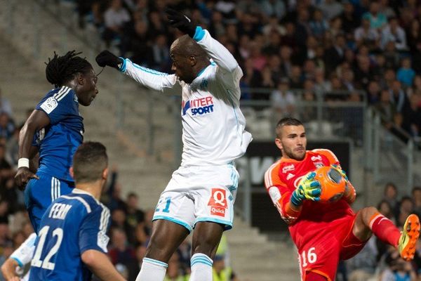 C'était le 4 mai dernier, rencontre OM/OL .Gomis était encore là ...  