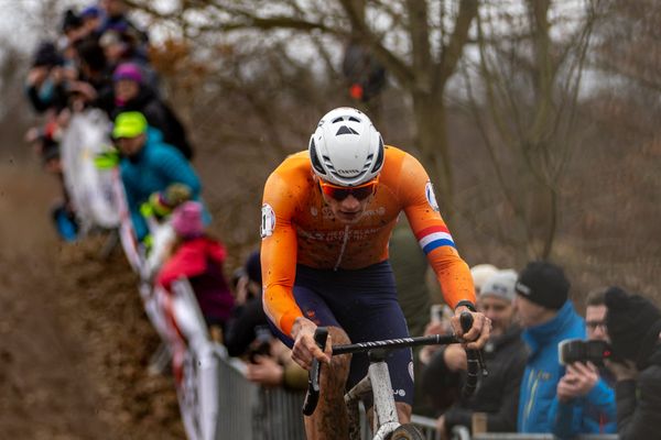 Mathieu van der Poel en février 2024 sur un cyclo-cross à Tabor en République Tchèque.