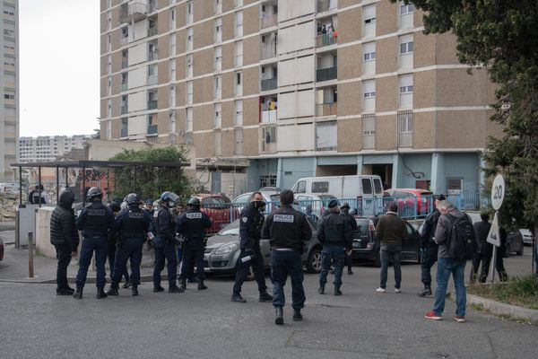 Opération de police à la Cité des Oliviers A, dans le 13e arrondissement de Marseille, le 25 mars 2020.