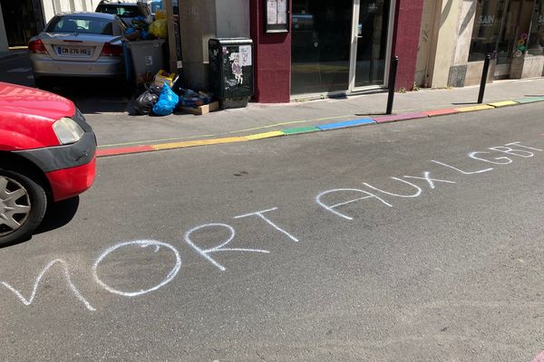 Les inscriptions ont été découvertes ce dimanche rue Joffre à Nantes, non loin de l'ancien local du centre LGBT.