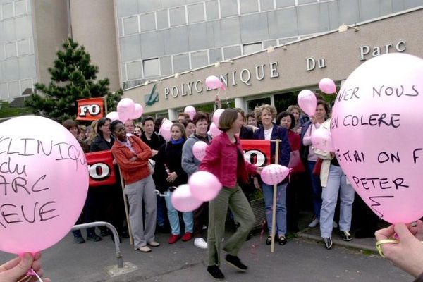 Grève à la Polyclinique du Parc le 10 mai 2001.