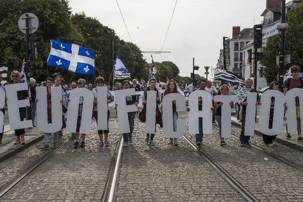 Le 24 SEPTEMBRE 2016 A NANTES, LA BREIZH MANIF PARCOURS LES RUES DE NANTES POUR LA REUNIFICATION DE LA BRETAGNE