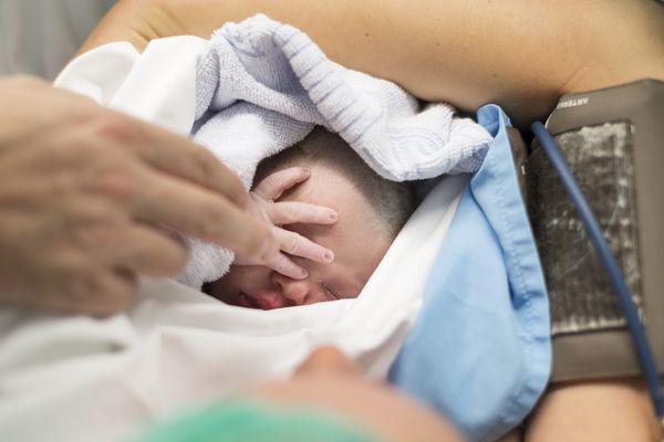 Un nouveau-né dans une maternité (photo d'illustration)