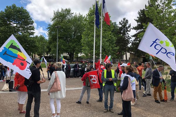 Une cinquantaine de personnes étaient présentes.