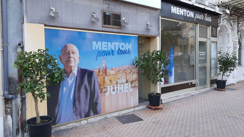 Le local de campagne de Yves Juhel, candidat à l'élection municipale 2022 à Menton.