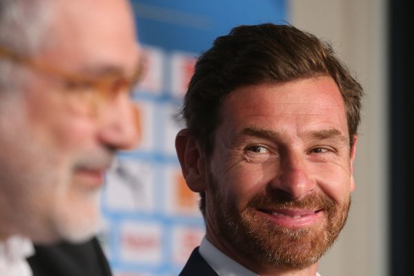 Depuis qu'Andoni Zubizarreta (à gauche) a officialisé son départ de l'OM, André Villas-Boas (à droite) pourrait lui envisager de quitter le club.