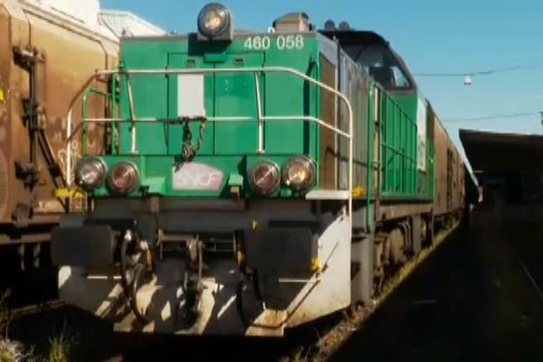 Le train des primeurs qui relie Perpignan à Rungis.