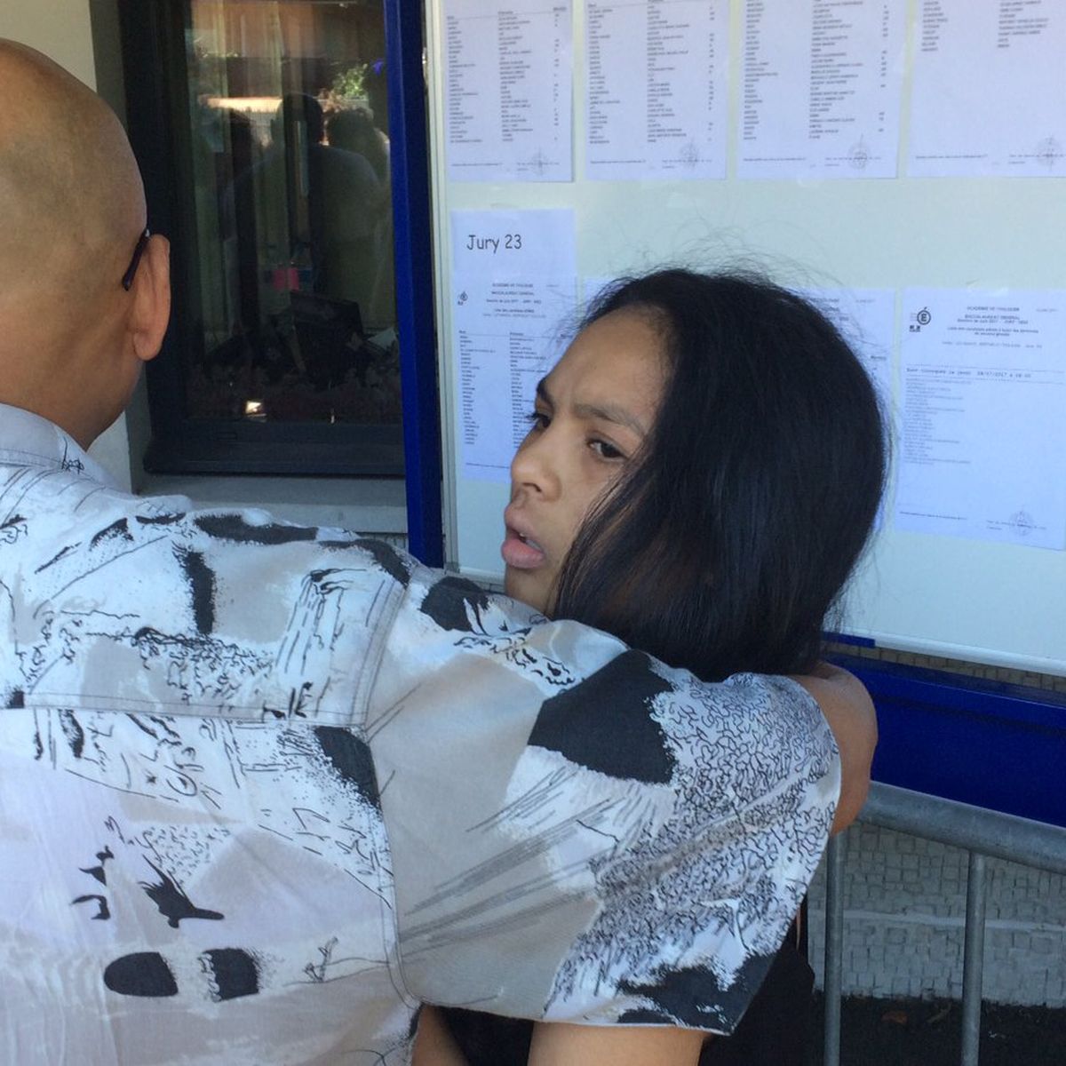 Larmes Et Joie Aux Resultats Du Bac Au Lycee Berthelot A Toulouse