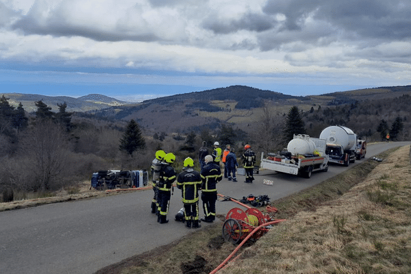 L'accident de circulation impliquant le véhicule s'est produit dans la commune de Saint-Bonnet-Le-Courreau dans la Loire