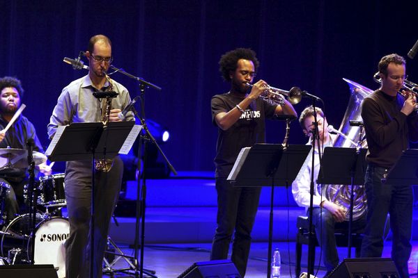 Steve Lehman, avec son orchestre, sur scène à Porto en 2011