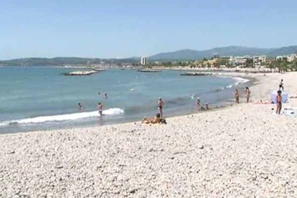 La baignade est de nouveau autorisée sur toutes les plages à Saint-Laurent-du-Var.